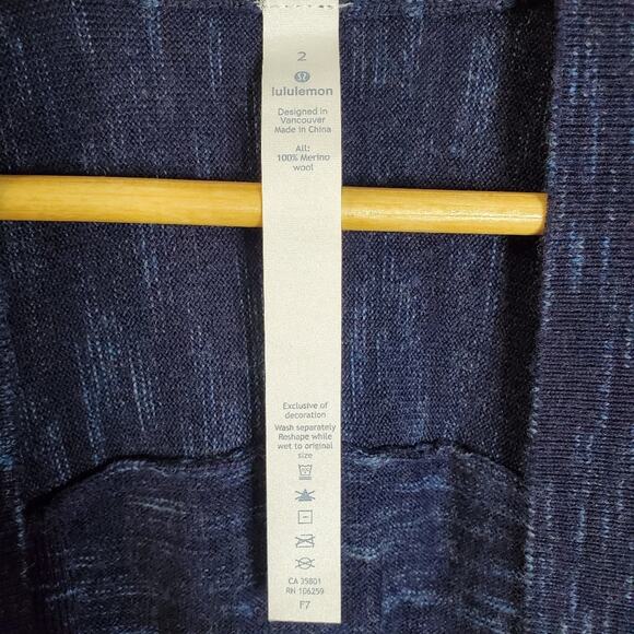 Lululemon 100% Merino Wool  Blissful Zen Sweater Midnight Navy Relaxed Fit - Picture 5 of 11